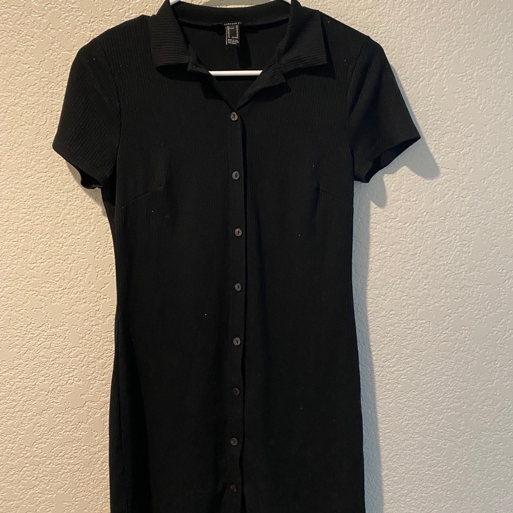 Short dress with collar